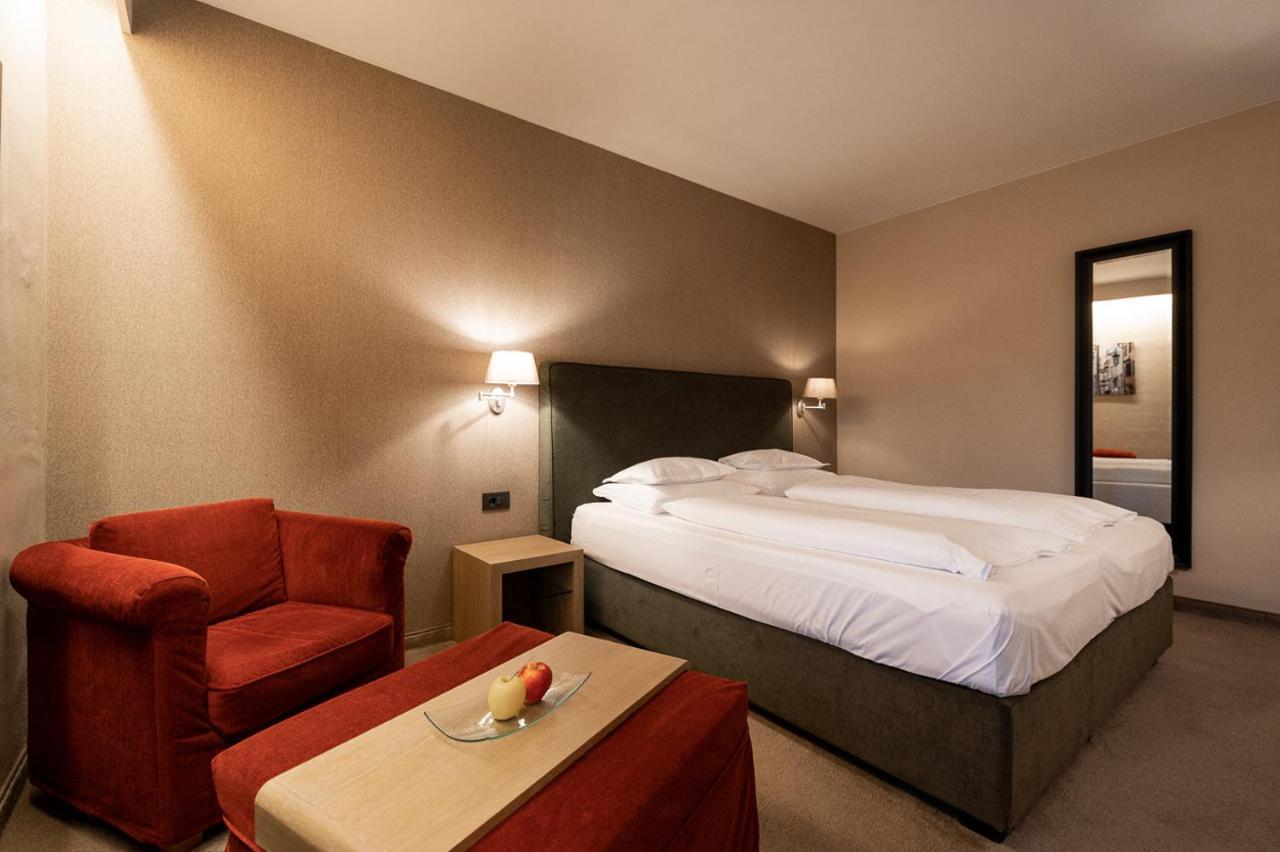 Hotel Pollinger メラーノ エクステリア 写真